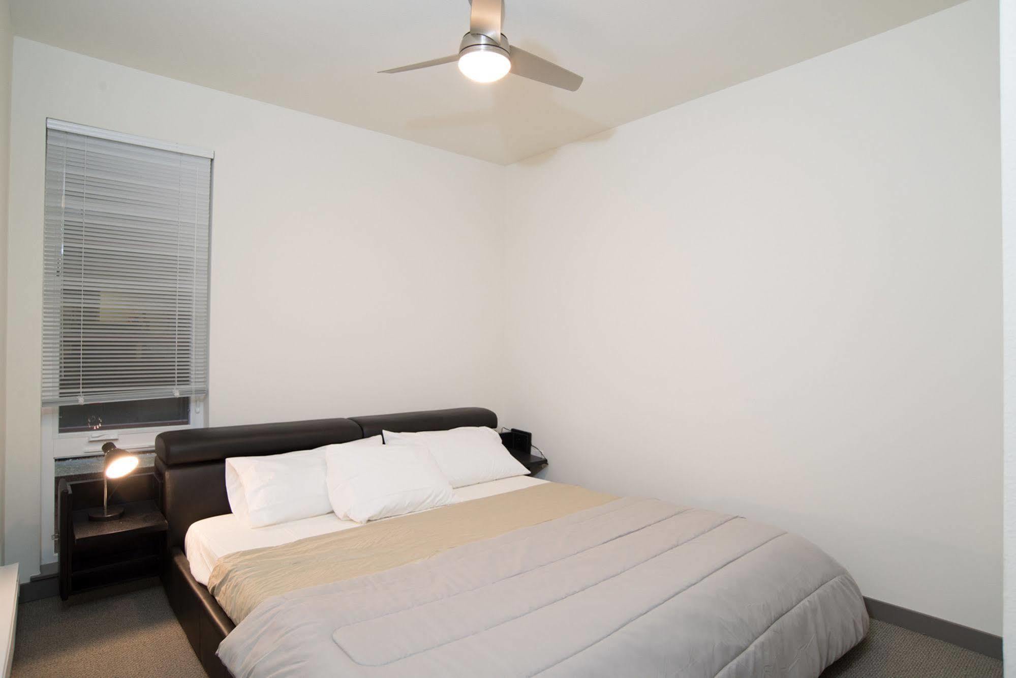Pelicanstay In Pioneer Square Сиэтл Экстерьер фото