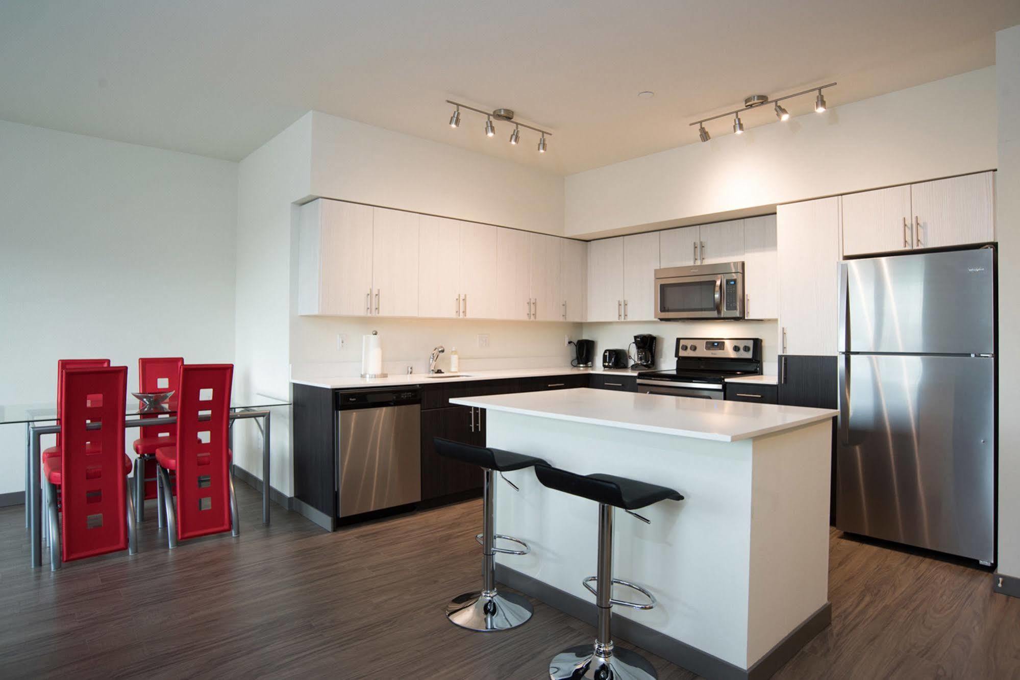 Pelicanstay In Pioneer Square Сиэтл Экстерьер фото